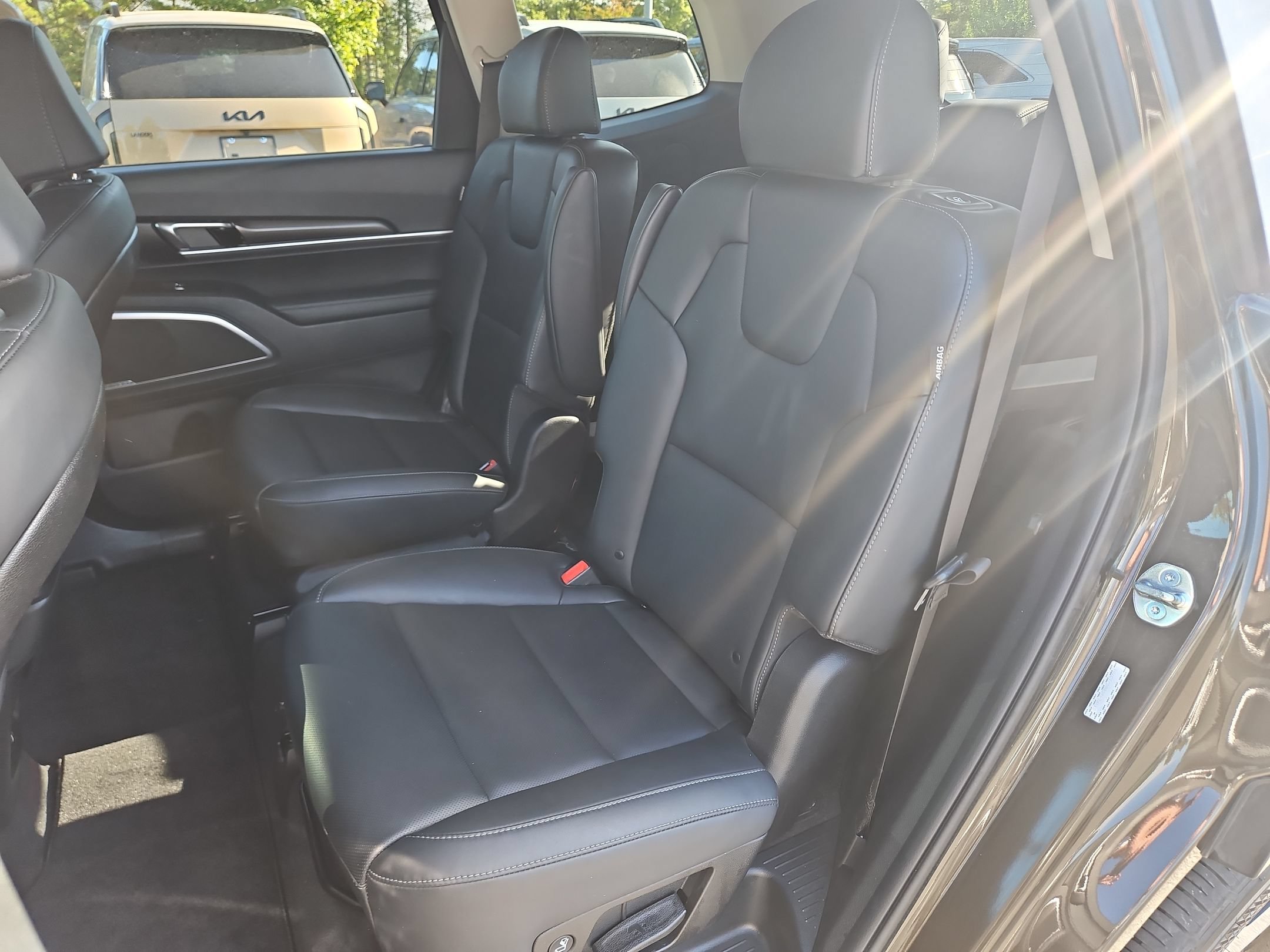 Used 2025 Kia Telluride S FWD image 36