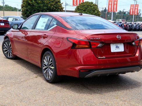 New 2026 Nissan Altima 2.5 SV FWD image 2