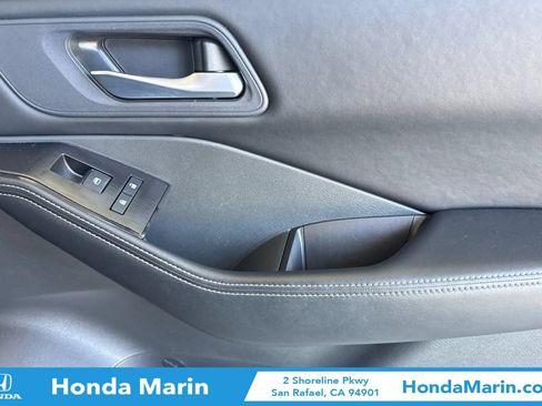 Used 2025 Nissan Rogue SV FWD image 22
