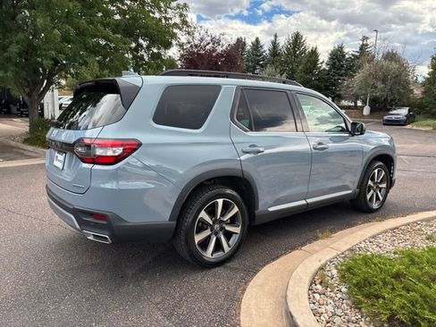 Used 2025 Honda Pilot Touring image 6
