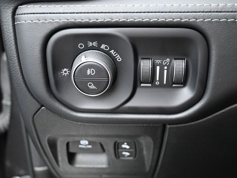 Used 2024 RAM 1500 Limited w/ Trailer Tow Group image 14