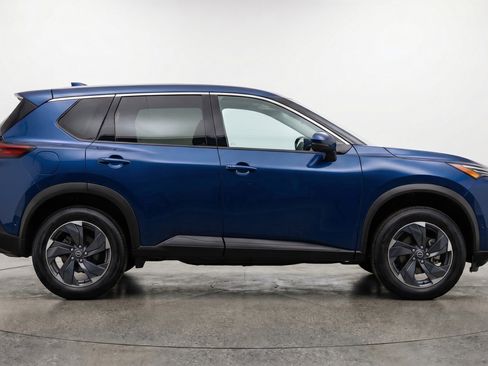 Used 2025 Nissan Rogue SV FWD image 11