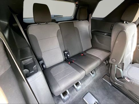 Used 2023 Chevrolet Traverse LT FWD image 29