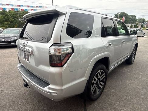 Used 2015 Toyota 4Runner Limited w/ Four Season Floor Mat Package AWD/4WD image 5