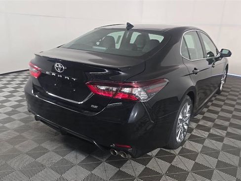 Used 2021 Toyota Camry SE AWD/4WD image 10