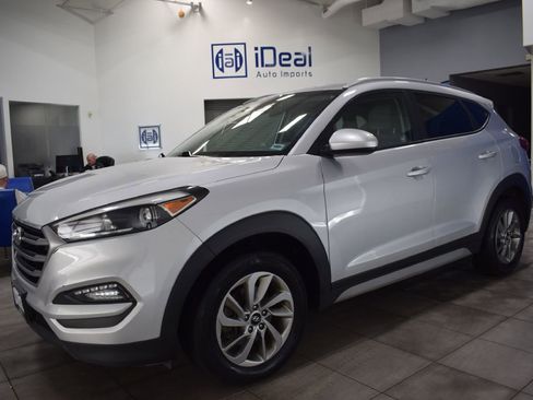 Used 2017 Hyundai Tucson SE image 1