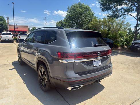 New 2026 Volkswagen Atlas SE FWD image 7