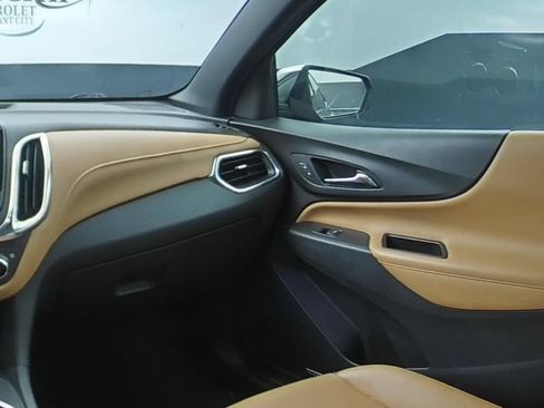 Used 2021 Chevrolet Equinox Premier FWD image 15