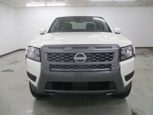 New 2025 Nissan Frontier SV image 9