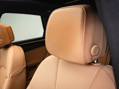 Certified 2026 Porsche Macan AWD/4WD image 21