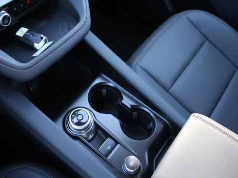 New 2026 Ford Explorer Active w/ Active Comfort Package image 18