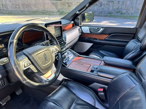 Used 2019 Lincoln Navigator Reserve AWD/4WD image 10