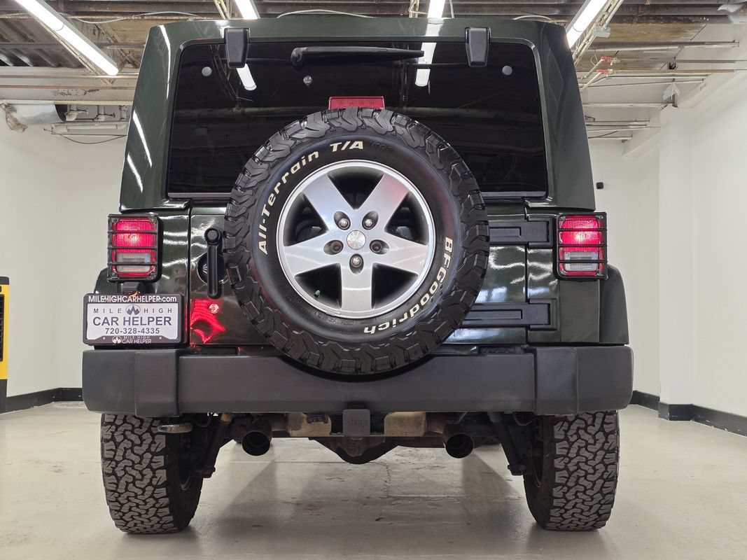 Used 2010 Jeep Wrangler Unlimited Rubicon w/ Dual Top Group AWD/4WD image 12