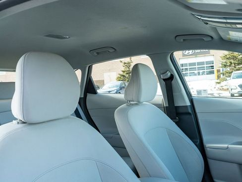 Certified 2025 Hyundai Kona SE image 12