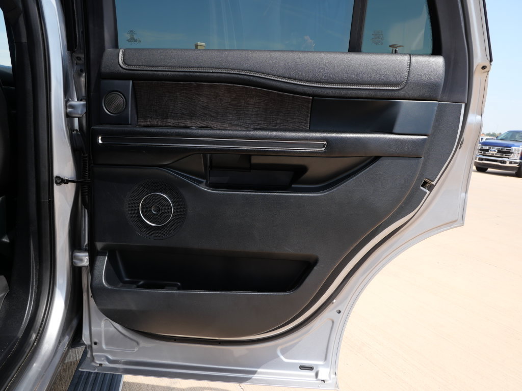 Used 2021 Ford Expedition Limited AWD/4WD image 11