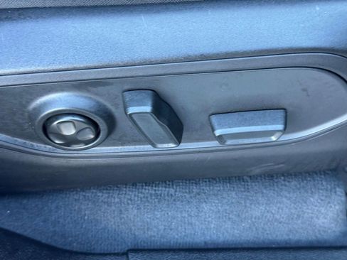 Used 2023 Jeep Grand Cherokee Limited image 14