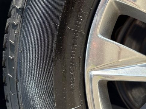 Used 2023 Chevrolet Suburban Premier image 36