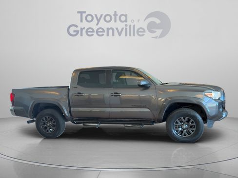 Used 2021 Toyota Tacoma SR5 RWD image 7