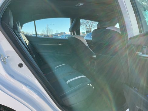 Used 2025 Toyota Camry SE image 13