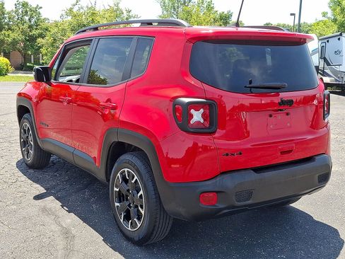 Used 2023 Jeep Renegade Latitude AWD/4WD image 21