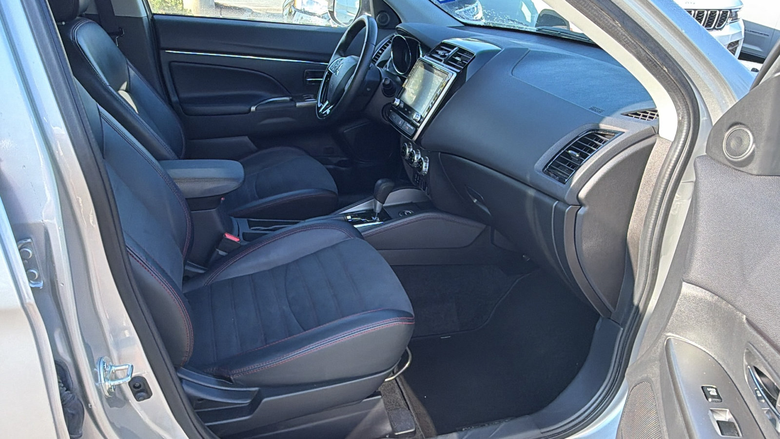 Used 2024 Mitsubishi Outlander Sport AWD image 19