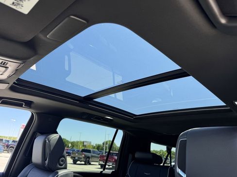 Used 2022 Cadillac Escalade ESV Sport w/ Touring Package image 24