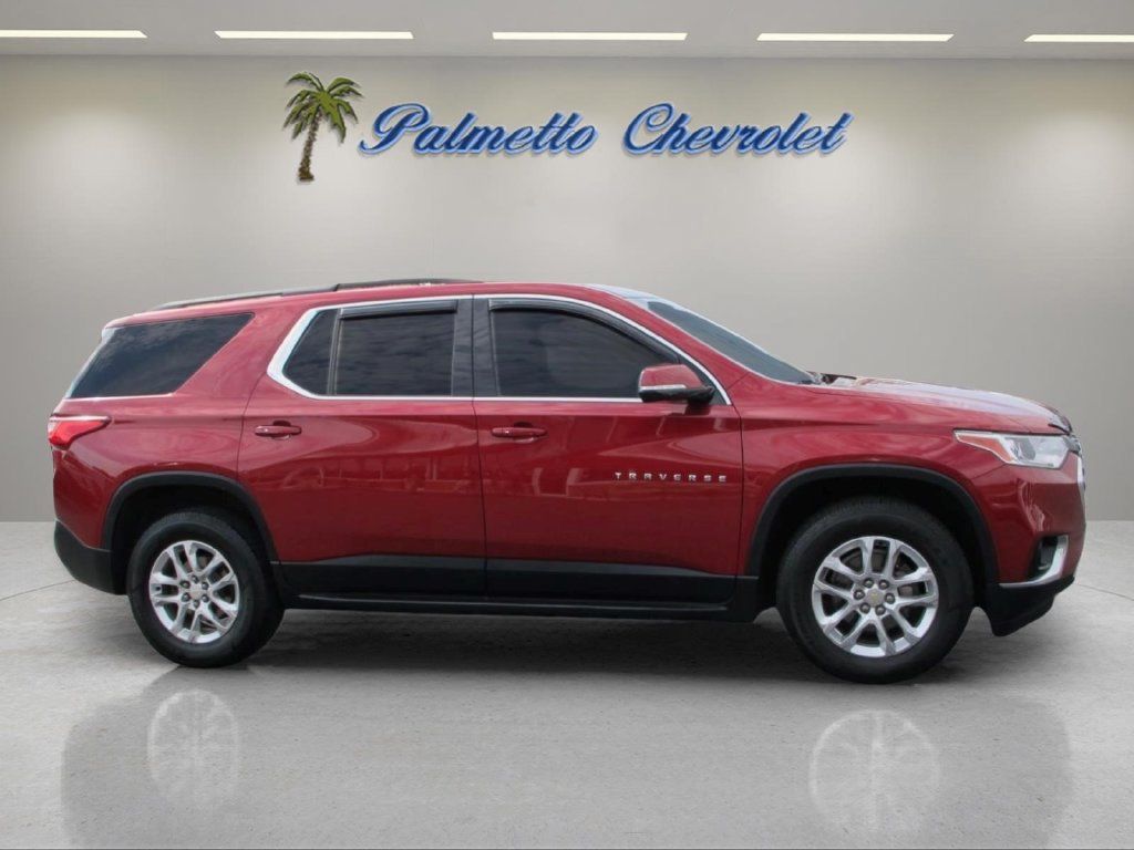Used 2019 Chevrolet Traverse LT FWD image 2