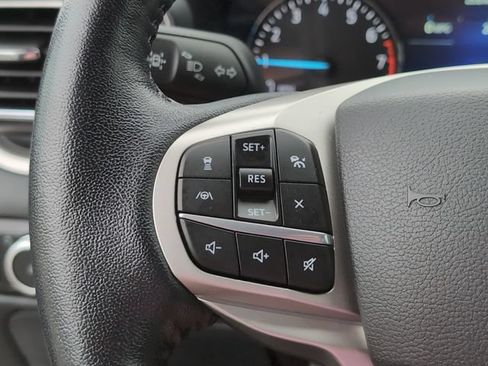 Used 2021 Ford Explorer XLT w/ Equipment Group 202A AWD/4WD image 25