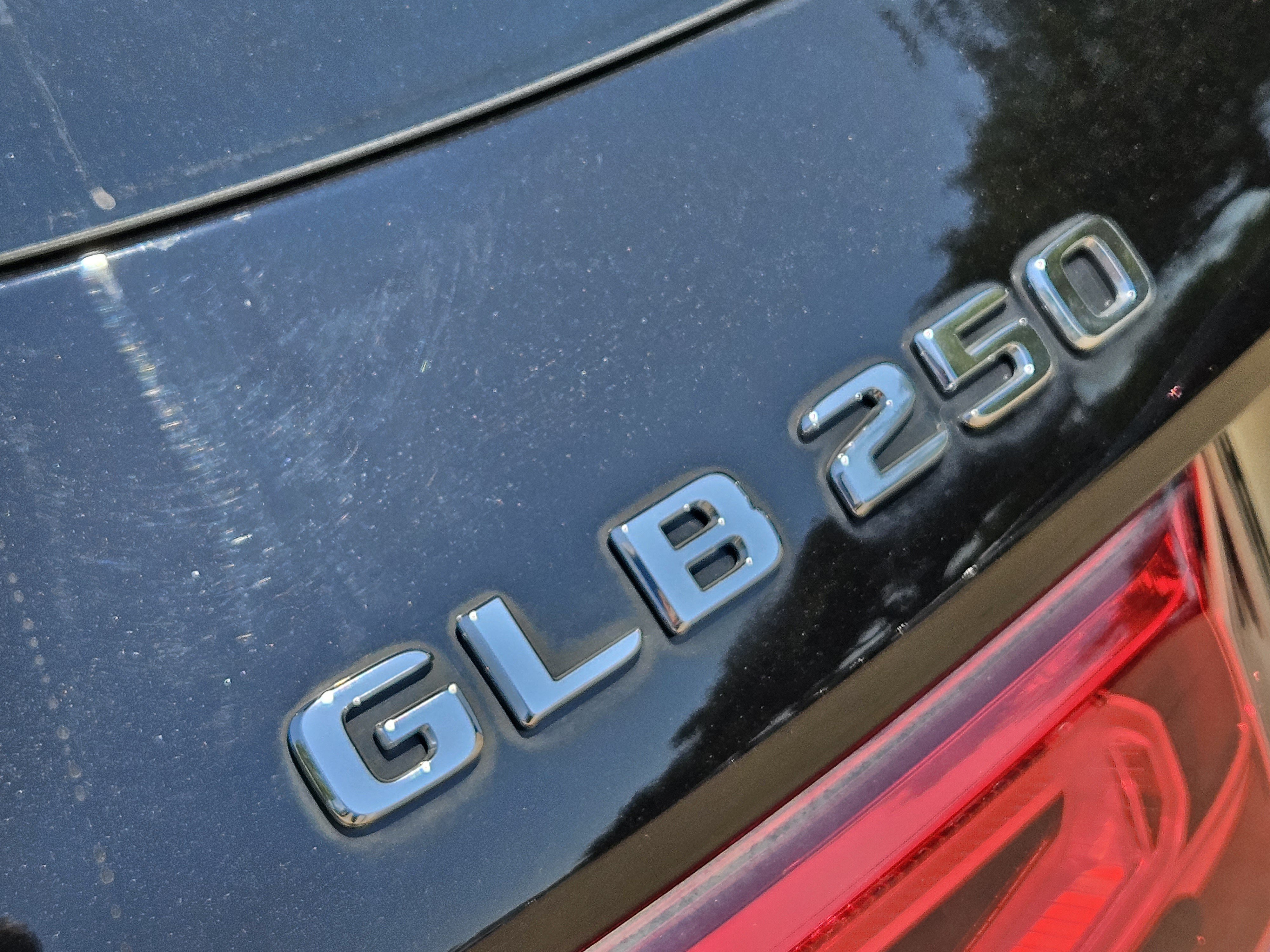 Used 2022 Mercedes-Benz GLB 250 image 30