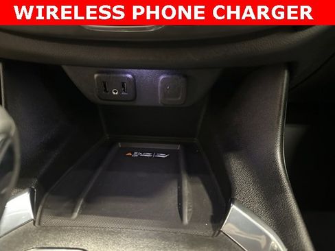 Used 2023 Chevrolet Traverse LT image 27