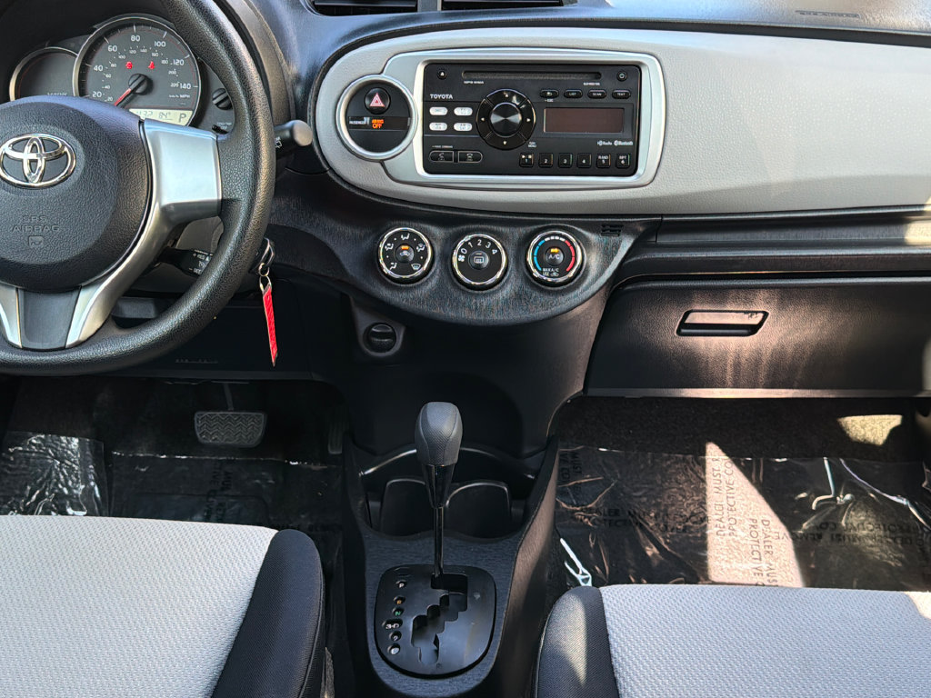 Used 2012 Toyota Yaris LE FWD image 12