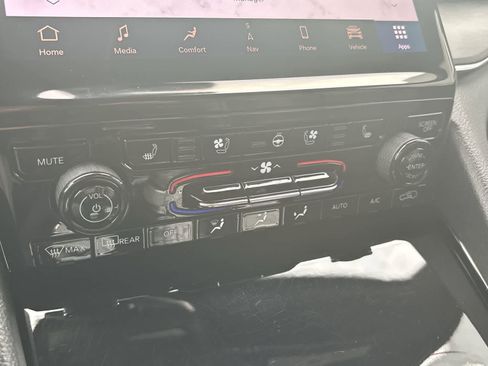 Certified 2023 Jeep Grand Cherokee L Overland w/ Luxury Tech Group IV image 25