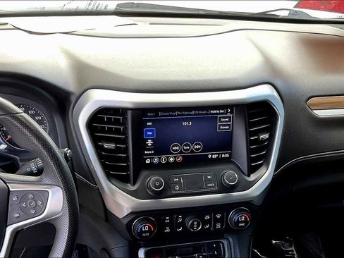 Used 2022 GMC Acadia SLE image 11