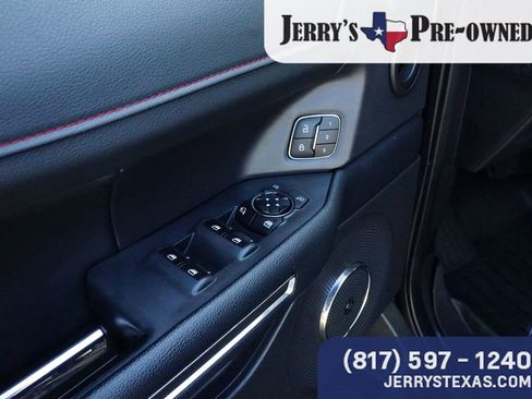 Used 2023 Ford Expedition Limited image 16