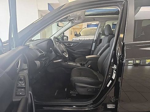 Used 2022 Subaru Forester Premium AWD/4WD image 13