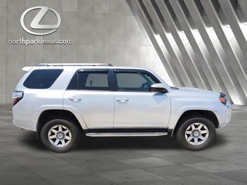 Used 2016 Toyota 4Runner Trail AWD/4WD image 4