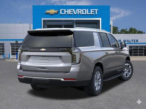 New 2026 Chevrolet Suburban LT image 5