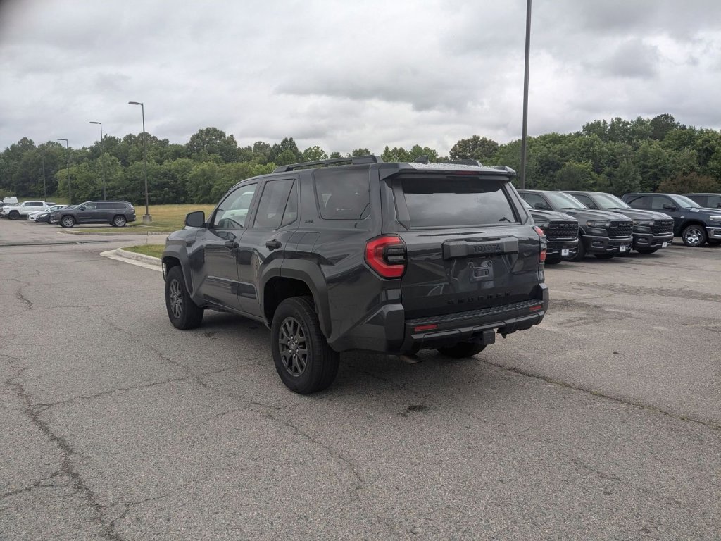 Used 2025 Toyota 4Runner SR5 AWD/4WD image 3