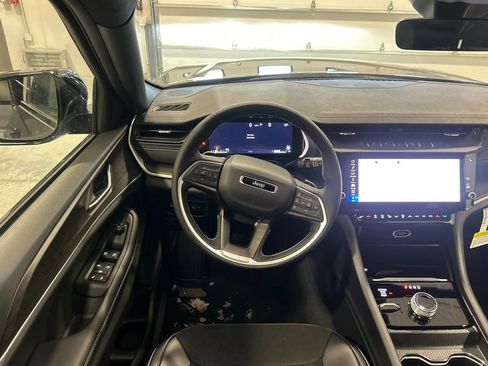 New 2026 Jeep Grand Cherokee Altitude AWD/4WD image 27