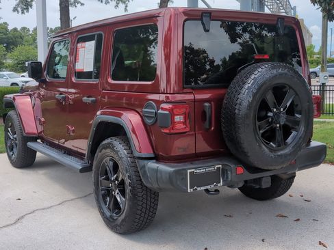 Used 2021 Jeep Wrangler Unlimited Sahara AWD/4WD image 8