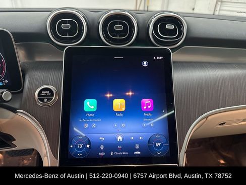 Used 2025 Mercedes-Benz GLC 300 image 15