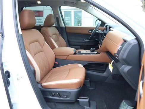 New 2026 Nissan Pathfinder Platinum image 30