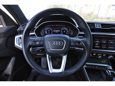 Used 2020 Audi Q3 2.0T Premium Plus w/ Premium Plus Package image 13