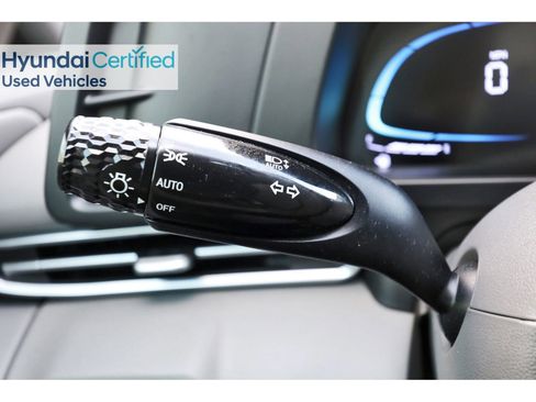 Certified 2025 Hyundai Elantra Sport image 20