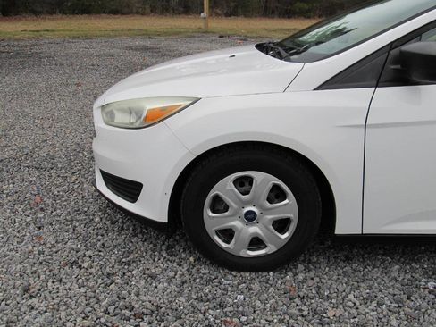 Used 2015 Ford Focus S image 9