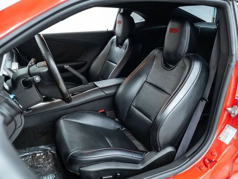Used 2015 Chevrolet Camaro SS w/ LPO, Black Appearance Package RWD image 15