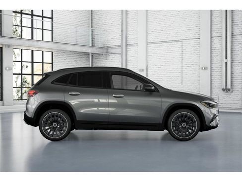 New 2026 Mercedes-Benz GLA 250 4MATIC image 2