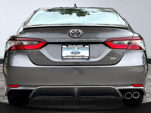Used 2024 Toyota Camry SE FWD image 5
