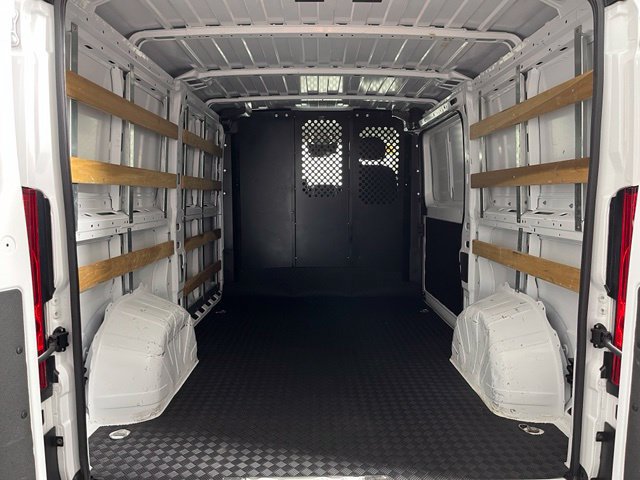 Used 2025 RAM ProMaster 2500 w/ U-Haul Equipment Group FWD image 32