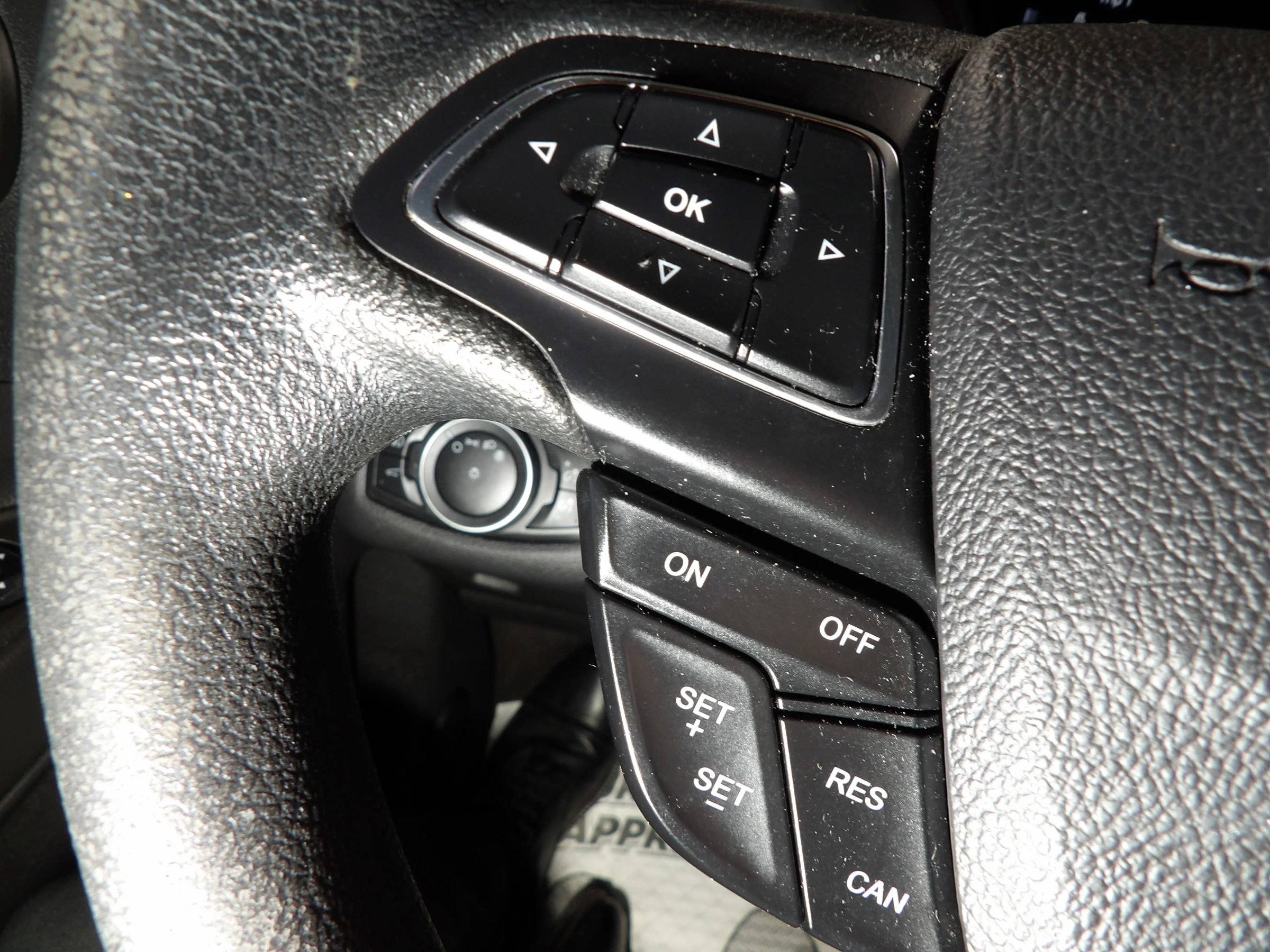 Used 2018 Ford Escape SE w/ SE Sync 3 Package FWD image 17